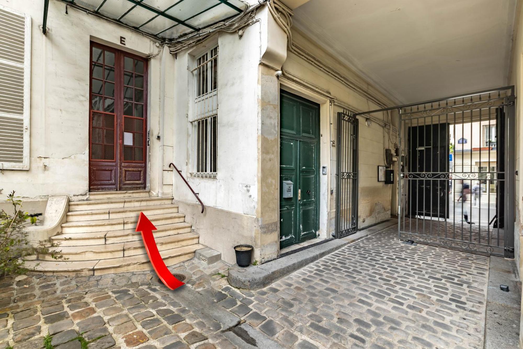 Charming In North Center * Parijs